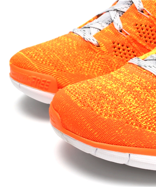 BEAMS（ビームス）の「NIKE / フリー フライニット チャッカ（スニーカー・メンズ・ブラック/オレンジ・26.0cm/27.5cm/27.0cm/26.5cm/28.0cm/28.5cm）」の6枚目の写真