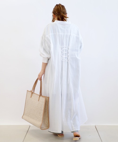 DouDou(ドゥドゥ)の「バックスピンドルシャツワンピース(ワンピース・レディース・オフホワイト/ブルーグリーン・FREE)」の11枚目の写真