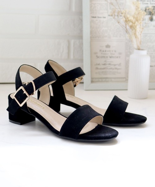 LibertyDoll(リバティードール)の「Liberty Doll / チャンキーヒールセパレートストラップサンダル(5597)(サンダル・レディース・マスタード/オレンジ/ブラック/ベージュ/グレー/シルバー/ロイヤルブルー/ネイビー/レッド/グレイッシュベージュ/ブラック系その他/ホワイト・L/M/LL/S/3L/SS)」の3枚目の写真