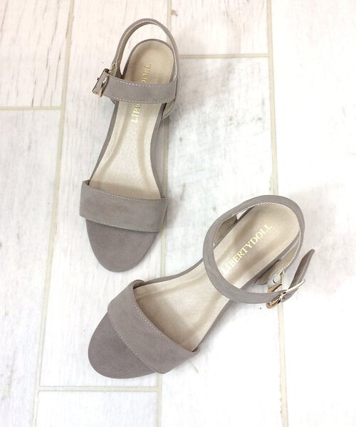 LibertyDoll(リバティードール)の「Liberty Doll / チャンキーヒールセパレートストラップサンダル(5597)(サンダル・レディース・マスタード/オレンジ/ブラック/ベージュ/グレー/シルバー/ロイヤルブルー/ネイビー/レッド/グレイッシュベージュ/ブラック系その他/ホワイト・L/M/LL/S/3L/SS)」の15枚目の写真