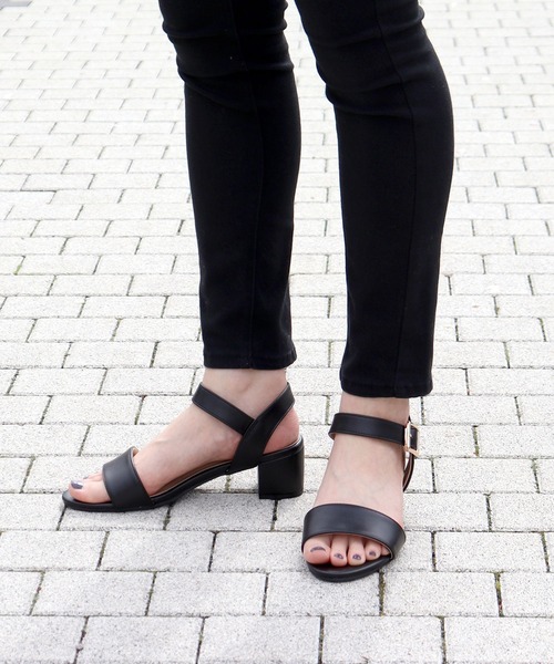 LibertyDoll(リバティードール)の「Liberty Doll / チャンキーヒールセパレートストラップサンダル(5597)(サンダル・レディース・マスタード/オレンジ/ブラック/ベージュ/グレー/シルバー/ロイヤルブルー/ネイビー/レッド/グレイッシュベージュ/ブラック系その他/ホワイト・L/M/LL/S/3L/SS)」の19枚目の写真