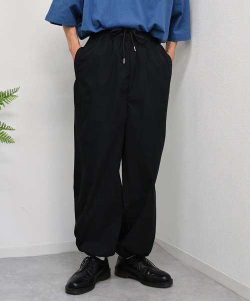 kutir(クティール)の「裾ドローコードワイドスラックス(その他パンツ・メンズ・ライトブルー/ブラック/オフホワイト・SMALL/MEDIUM/LARGE)」の3枚目の写真