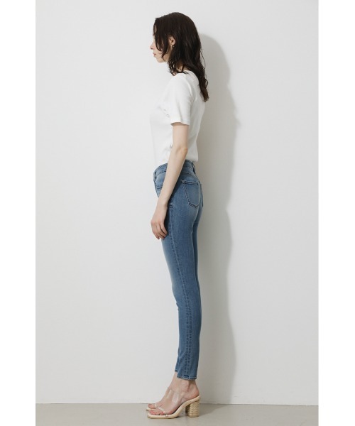 AZUL by moussy（アズールバイマウジー）の「A PERFECT DENIM AIR/アパーフェクトデニムエアー（デニムパンツ・レディース・ブラック/ブルー/ダークブルー・SMALL/MEDIUM/LARGE/X-LARGE/X-SMALL/XX-SMALL）」の20枚目の写真