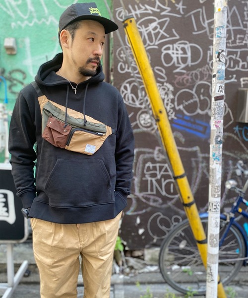 grn(ジーアールエヌ)の「◇U.S.COTTONSWEATBODYBAGPULLPARKA ベイメン裏毛バックモチーフプルオーバーパーカー アウトドア(パーカー・メンズ・ブラック/パープル/グリーン/ヘザーグレー・M/L)」の2枚目の写真