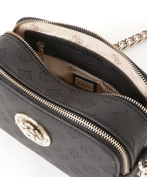 Guess（ゲス）の「DAYANE Crossbody Camera（ショルダーバッグ）」 WEAR