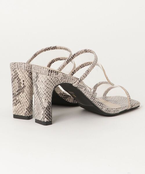 chumchum（チャムチャム）の「スクエアトゥクリアーサンダル（サンダル・レディース・ブラック/パイソン/ホワイト・LL/S/M/L）」の4枚目の写真