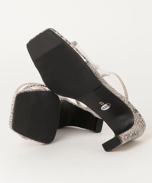 chumchum（チャムチャム）の「スクエアトゥクリアーサンダル（サンダル・レディース・ブラック/パイソン/ホワイト・LL/S/M/L）」の5枚目の写真