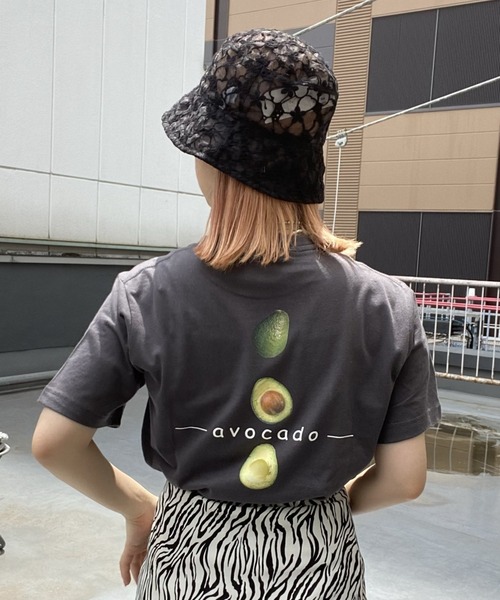 WEGO（ウィゴー）の「WEGO/avocadoバックプリントTシャツ（Tシャツ/カットソー・レディース・サックスブルー/スミクロ・SMALL/MEDIUM/LARGE/X-LARGE）」の2枚目の写真