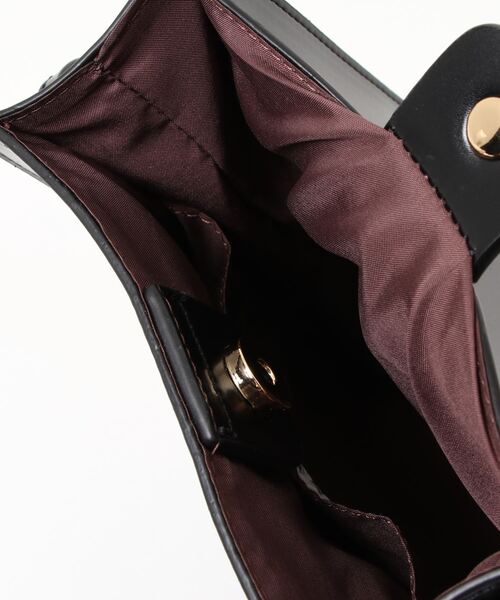 natural couture（ナチュラルクチュール）の「【WEB限定カラー有り】2WAYスクエアショルダー（ショルダーバッグ・レディース・ブラック/ベージュ/ブラウン/オフホワイト/アイボリー・FREE）」の10枚目の写真