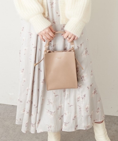 natural couture（ナチュラルクチュール）の「【WEB限定カラー有り】2WAYスクエアショルダー（ショルダーバッグ・レディース・ブラック/ベージュ/ブラウン/オフホワイト/アイボリー・FREE）」の5枚目の写真