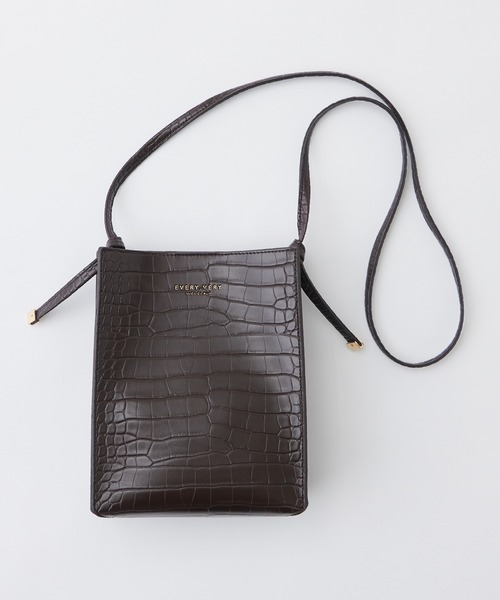 natural couture（ナチュラルクチュール）の「【WEB限定カラー有り】2WAYスクエアショルダー（ショルダーバッグ・レディース・ブラック/ベージュ/ブラウン/オフホワイト/アイボリー・FREE）」の4枚目の写真