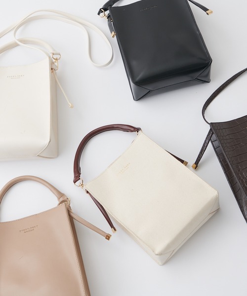 natural couture（ナチュラルクチュール）の「【WEB限定カラー有り】2WAYスクエアショルダー（ショルダーバッグ・レディース・ブラック/ベージュ/ブラウン/オフホワイト/アイボリー・FREE）」の18枚目の写真