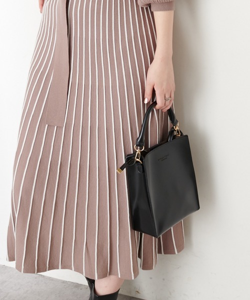 natural couture（ナチュラルクチュール）の「【WEB限定カラー有り】2WAYスクエアショルダー（ショルダーバッグ・レディース・ブラック/ベージュ/ブラウン/オフホワイト/アイボリー・FREE）」の19枚目の写真