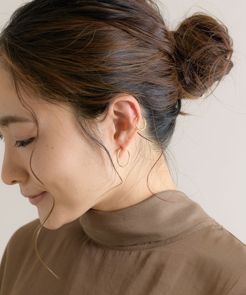 KATHARINE ROSS（キャサリンロス）の「【KATHARINE ROSS】 セットフープイヤリング（イヤリング・レディース・シルバー/ゴールド・MEDIUM）」の5枚目の写真