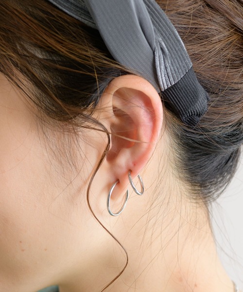 KATHARINE ROSS（キャサリンロス）の「【KATHARINE ROSS】 セットフープイヤリング（イヤリング・レディース・シルバー/ゴールド・MEDIUM）」の8枚目の写真