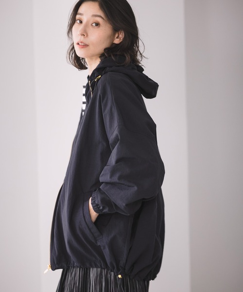 LEPSIM（レプシィム）の「撥水ドルマンマンパ　950781（マウンテンパーカー・レディース・グレイッシュベージュ/ネイビー/ブラウン・MEDIUM/LARGE）」の22枚目の写真