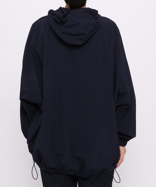 LEPSIM（レプシィム）の「撥水ドルマンマンパ　950781（マウンテンパーカー・レディース・グレイッシュベージュ/ネイビー/ブラウン・MEDIUM/LARGE）」の11枚目の写真