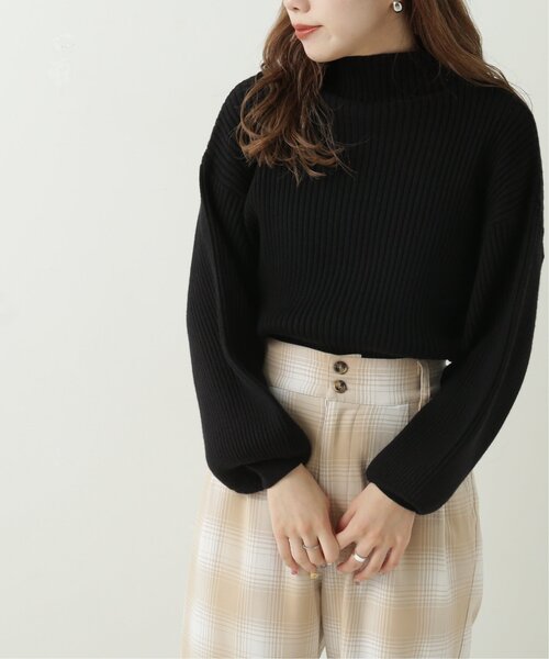 RAY CASSIN（レイカズン）の「ボトルネック袖ボリュームプルオーバー（ニット/セーター・レディース・ブラック/ベージュ/イエロー/ブルー/グリーン/キナリ/オレンジ/モスグリーン/ラベンダー・FREE）」の2枚目の写真