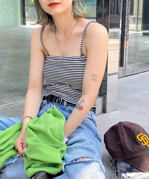 WHO'S WHO gallery（フーズフーギャラリー）の「リブチューブトップ（チューブトップ・レディース・ブラック/オフホワイト/グリーン/トップグレー/ホワイト×ブラック・FREE）」の3枚目の写真