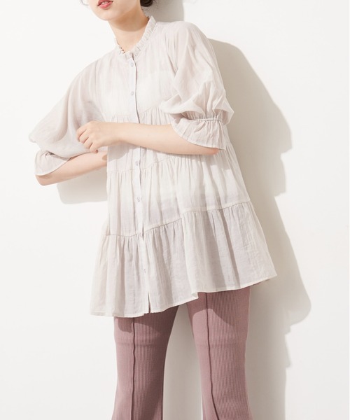 OLIVE des OLIVE（オリーブデオリーブ）の「ティアードチュニックシャツ（シャツ/ブラウス・レディース・ライトグレー/ベージュ/オフホワイト/ピンク・FREE）」の3枚目の写真