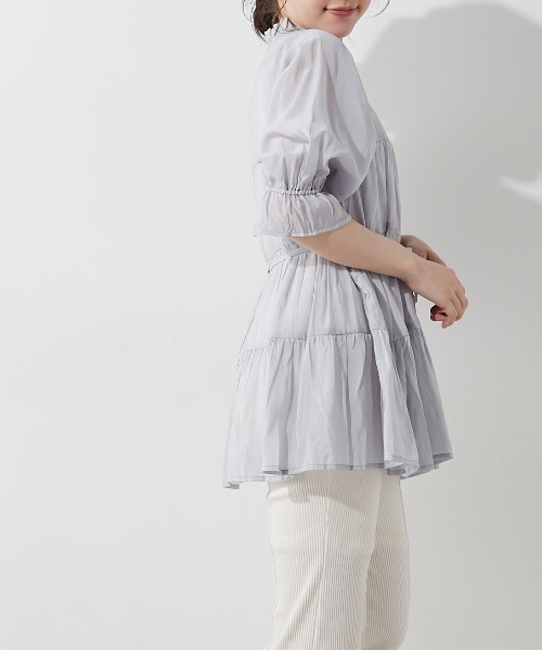 OLIVE des OLIVE（オリーブデオリーブ）の「ティアードチュニックシャツ（シャツ/ブラウス・レディース・ライトグレー/ベージュ/オフホワイト/ピンク・FREE）」の6枚目の写真