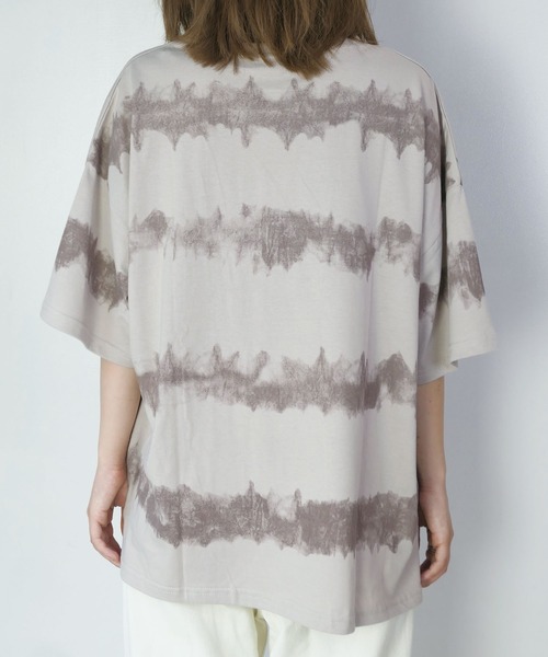 CORNERS（コーナーズ）の「タイダイ風プリントBIGTシャツ（Tシャツ/カットソー・レディース・オフホワイト/グレイッシュベージュ/ベージュ系その他・FREE）」の9枚目の写真