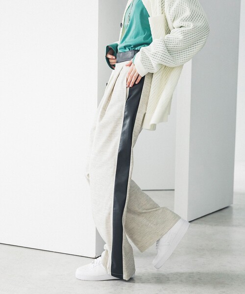 LiNoH(リノー)の「ツイードクロス × シンセティックレザーパンツ/TWEED CLOTH × SYNTHETIC LEATHER PANTS(その他パンツ・メンズ・ホワイト・1/2)」の4枚目の写真