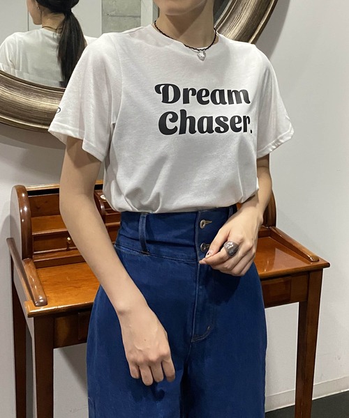 AS KNOW AS PINKY(アズノゥアズピンキー)の「さりげなちびっとプリントTシャツ(Tシャツ/カットソー・レディース・パープル/レッド/オフホワイト/グリーン・FREE)」の1枚目の写真