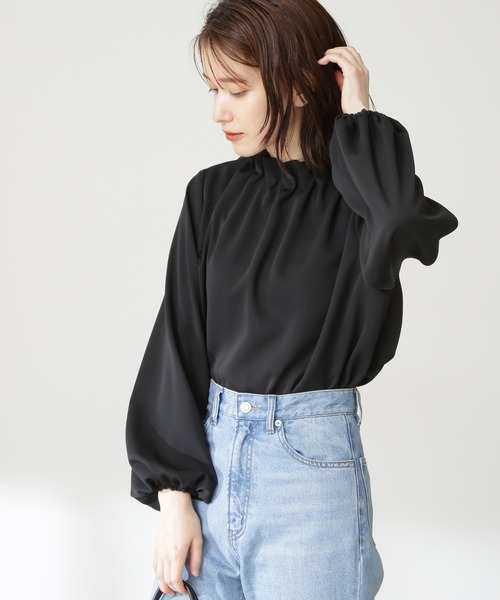 N.（N. Natural Beauty Basic）（エヌエヌナチュラルビューティーベーシック）の「【WEB限定カラー】◆ペーパーバックパフブブラウス（シャツ/ブラウス・レディース・ホワイト/ブラック/ホワイト系その他/ブルー/カーキ/グリーン・MEDIUM）」の3枚目の写真