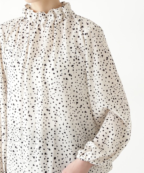 N.（N. Natural Beauty Basic）（エヌエヌナチュラルビューティーベーシック）の「【WEB限定カラー】◆ペーパーバックパフブブラウス（シャツ/ブラウス・レディース・ホワイト/ブラック/ホワイト系その他/ブルー/カーキ/グリーン・MEDIUM）」の13枚目の写真