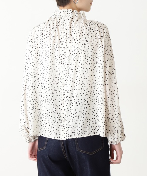 N.（N. Natural Beauty Basic）（エヌエヌナチュラルビューティーベーシック）の「【WEB限定カラー】◆ペーパーバックパフブブラウス（シャツ/ブラウス・レディース・ホワイト/ブラック/ホワイト系その他/ブルー/カーキ/グリーン・MEDIUM）」の18枚目の写真