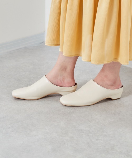 cepo(セポ)の「スクエアトゥー ミュール(その他シューズ・レディース・オフホワイト/ブラック・M/L)」の1枚目の写真