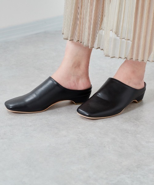 cepo(セポ)の「スクエアトゥー ミュール(その他シューズ・レディース・オフホワイト/ブラック・M/L)」の2枚目の写真