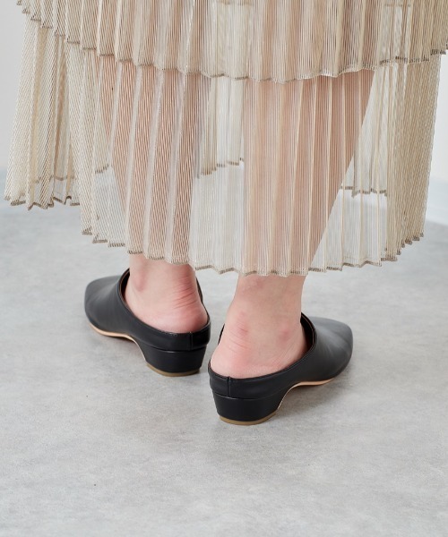 cepo(セポ)の「スクエアトゥー ミュール(その他シューズ・レディース・オフホワイト/ブラック・M/L)」の6枚目の写真