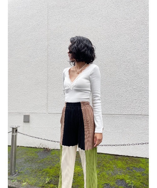 FIG&VIPER（フィグアンドバイパー）の「カップ付きレースリブTOP（Tシャツ/カットソー・レディース・ホワイト/カーキ/ブラック・FREE）」の16枚目の写真