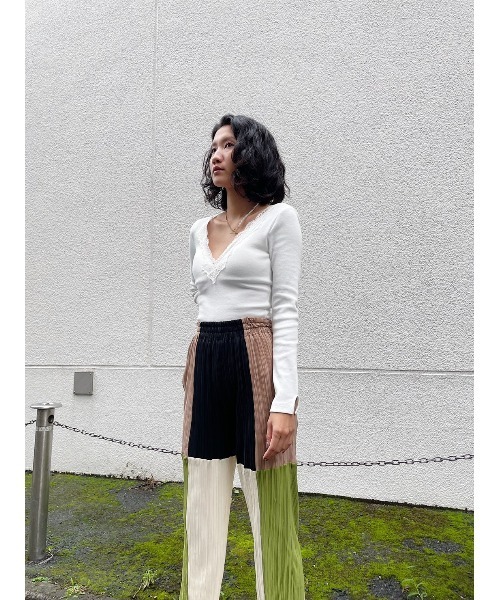 FIG&VIPER（フィグアンドバイパー）の「カップ付きレースリブTOP（Tシャツ/カットソー・レディース・ホワイト/カーキ/ブラック・FREE）」の10枚目の写真