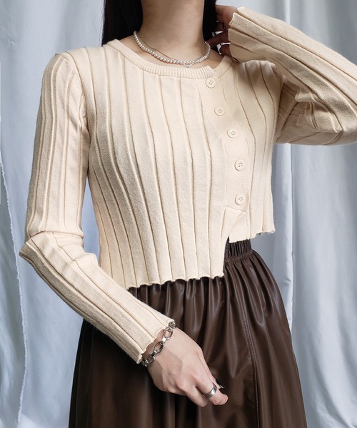 me+em select（ミームセレクト）の「リブニットショートボタンカーディガン（カーディガン/ボレロ・レディース・ホワイト/ブラック/ベージュ/グレー・FREE）」の6枚目の写真