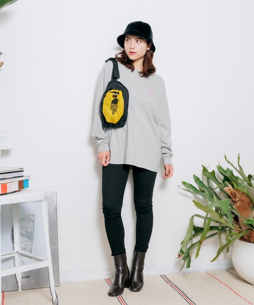 FRUIT OF THE LOOM（フルーツオブザルーム）の「【ROOPTOKYO限定】FRUIT OF THE LOOM/フルーツオブザルーム×Nah 描き下ろしイラスト  ロンT（Tシャツ/カットソー・レディース・グレー/ホワイト/ブラック・M/XL/L）」の4枚目の写真