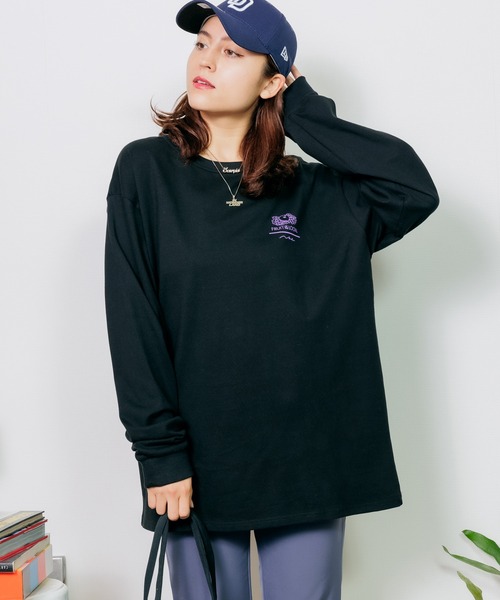 FRUIT OF THE LOOM（フルーツオブザルーム）の「【ROOPTOKYO限定】FRUIT OF THE LOOM/フルーツオブザルーム×Nah 描き下ろしイラスト  ロンT（Tシャツ/カットソー・レディース・グレー/ホワイト/ブラック・M/XL/L）」の19枚目の写真