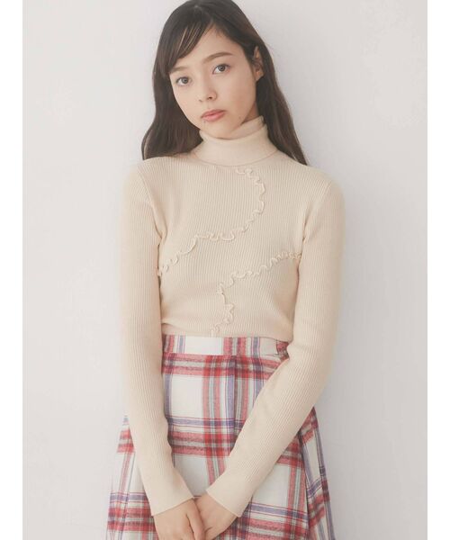 merry jenny（メリージェニー）の「flowerメロウタートルニット（ニット/セーター・レディース・ブラック/イエロー/アイボリー・FREE）」の2枚目の写真