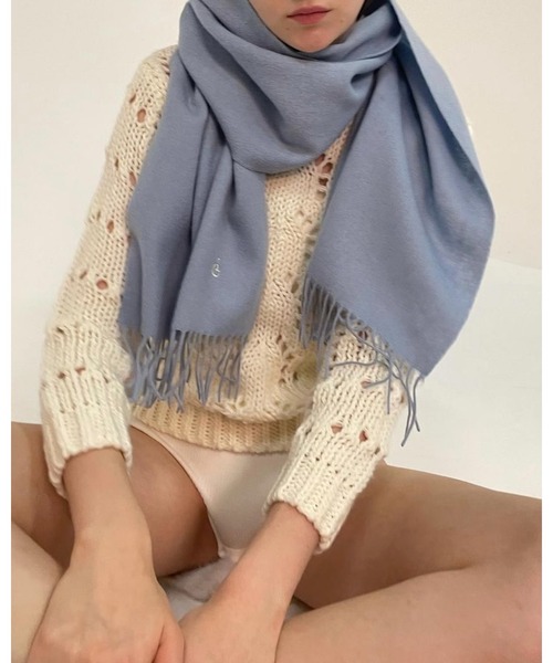 epine(エピヌ)の「e embroidery logo wool muffler(マフラー・レディース・ホワイト/ブルー・ONE SIZE)」の8枚目の写真