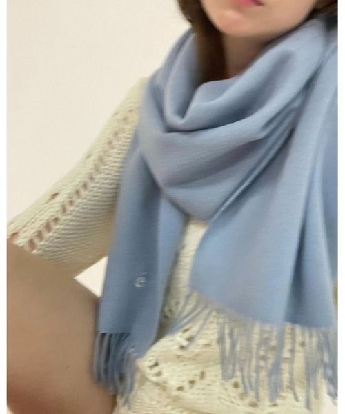 epine(エピヌ)の「e embroidery logo wool muffler(マフラー・レディース・ホワイト/ブルー・ONE SIZE)」の5枚目の写真