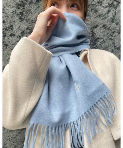 epine(エピヌ)の「e embroidery logo wool muffler(マフラー・レディース・ホワイト/ブルー・ONE SIZE)」の16枚目の写真