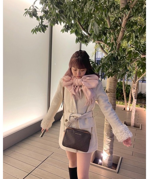 epine(エピヌ)の「e embroidery logo wool muffler(マフラー・レディース・ホワイト/ブルー・ONE SIZE)」の11枚目の写真