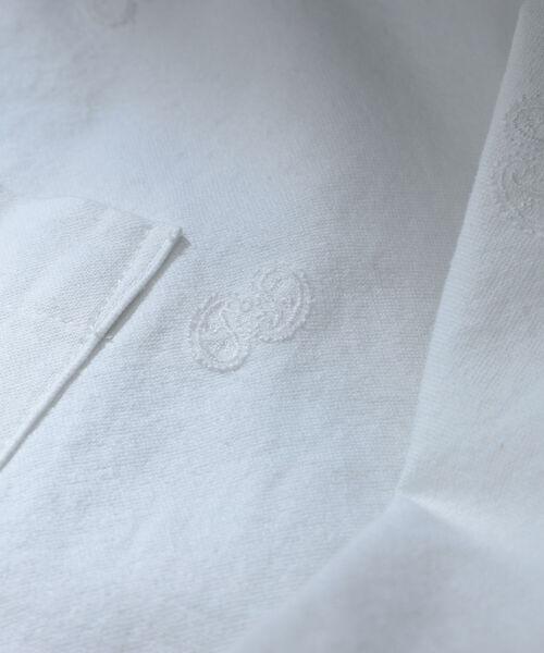 BEAMS LIGHTS（ビームスライツ）の「BEAMS LIGHTS / オックスフォード エンブロイダリー ボタンダウンシャツ（シャツ/ブラウス・メンズ・オフホワイト/ネイビー・SMALL/LARGE/MEDIUM）」の3枚目の写真