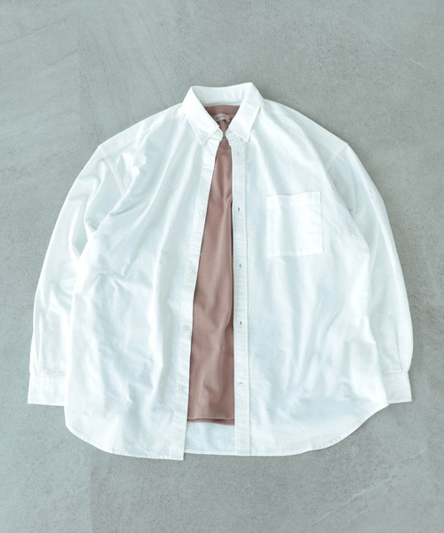 BEAMS LIGHTS（ビームスライツ）の「BEAMS LIGHTS / オックスフォード エンブロイダリー ボタンダウンシャツ（シャツ/ブラウス・メンズ・オフホワイト/ネイビー・SMALL/LARGE/MEDIUM）」の9枚目の写真