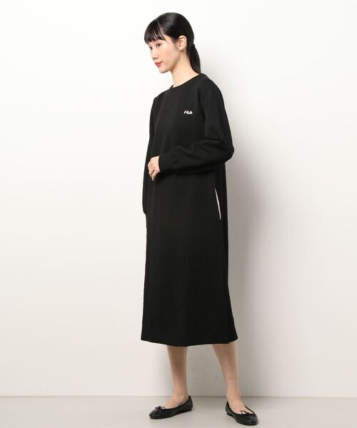 FILA(フィラ)の「【FILA/フィラ】 ニットワンピース(ワンピース・レディース・チャコール/ブラック・M/3L/LL/L)」の1枚目の写真