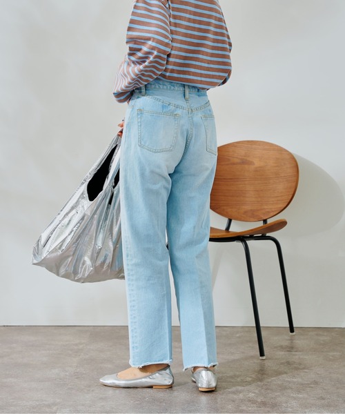 DouDou（ドゥドゥ）の「センタープレスストレートデニム（デニムパンツ・レディース・サックスブルー/ブルー・38/36）」の8枚目の写真