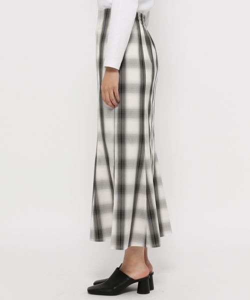 LOWRYS FARM（ローリーズファーム）の「ＳＴＹＬＥＵＰチェックマーメイドスカート　266216（スカート・レディース・ホワイト系その他/ブラック系その他/ブルー系その他/イエロー系その他・SMALL/MEDIUM/LARGE）」の8枚目の写真