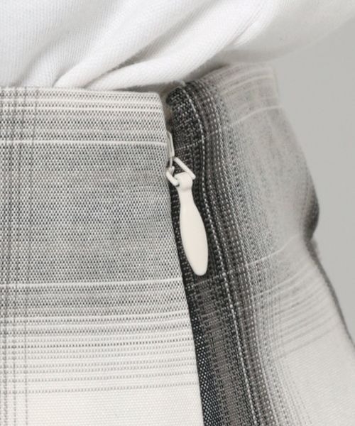 LOWRYS FARM（ローリーズファーム）の「ＳＴＹＬＥＵＰチェックマーメイドスカート　266216（スカート・レディース・ホワイト系その他/ブラック系その他/ブルー系その他/イエロー系その他・SMALL/MEDIUM/LARGE）」の11枚目の写真